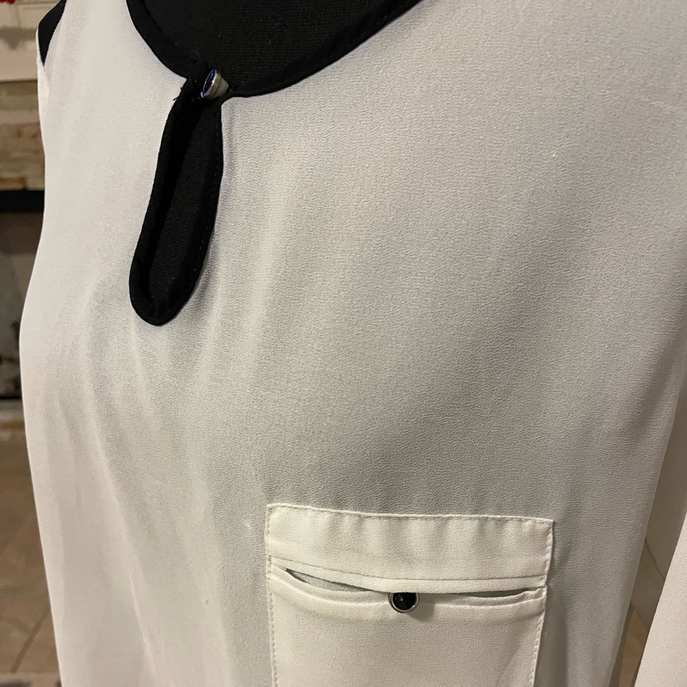 Peridot black /white high low blouse. 3/4 sleeve shirt. Sz M